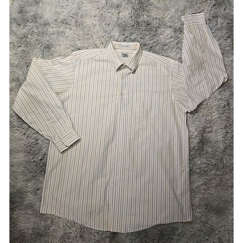 LL Bean Wrinkle Resistant Men's Shirt Size 17.5-37 EUC